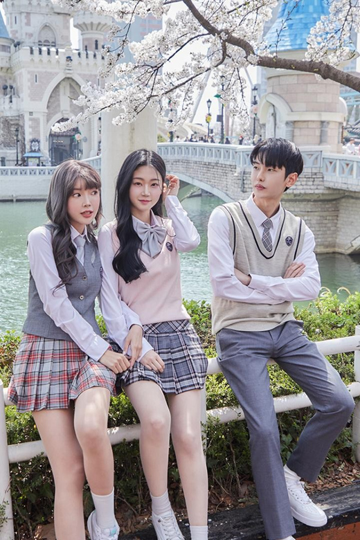 Seoul: Lotte World 1 Day Pass & Korean School Uniform Rental - Lotte World’s Magical Land: What Your Day Really Looks Like