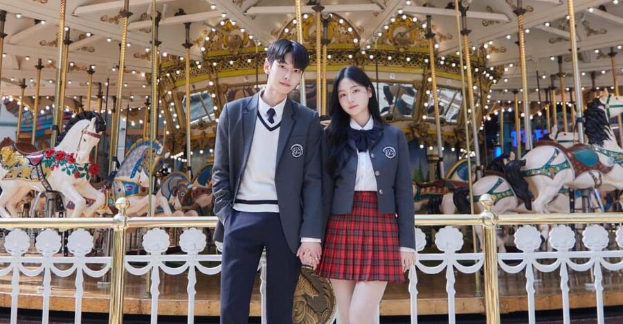 Seoul: Lotte World 1 Day Pass & Korean School Uniform Rental - Price and Logistics: Is $81 for Two a Smart Value?