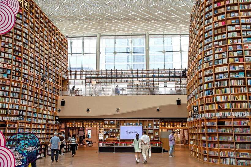 Seoul: Max Out Must Visit City Highlights Panoramic Day Tour - Seongsu-dong, Jamsil, and the middle ground between old and new