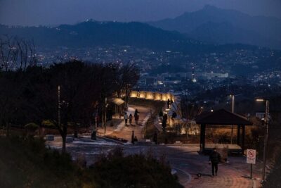 Seoul moonlight walking tour with local historian