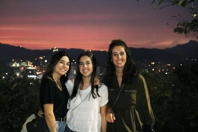 Seoul moonlight walking tour with local historian - Stop 5: Seoul City Wall and Hanyang City Wall Night Views