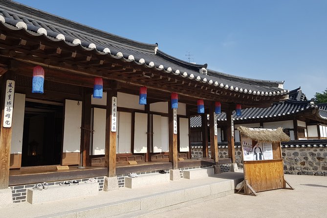 Seoul Morning Tour: Seoul Tower, Namsan Hanok Village, The War Memorial of Korea - Hotel pickup, air-conditioned comfort, and where the day starts
