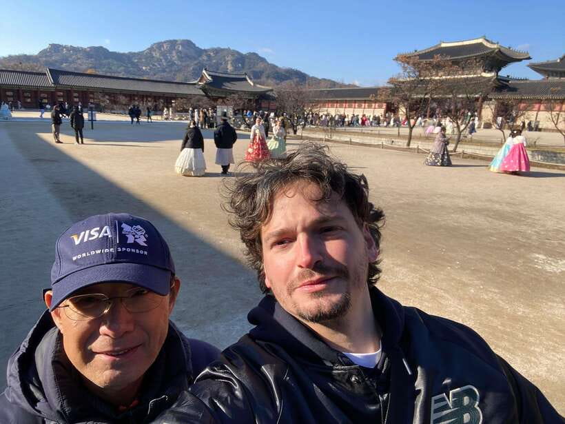 Seoul : Must-see & Hidden Gems Private Walking Tour - Walking and public transport: comfort tips for 2 to 8 hours