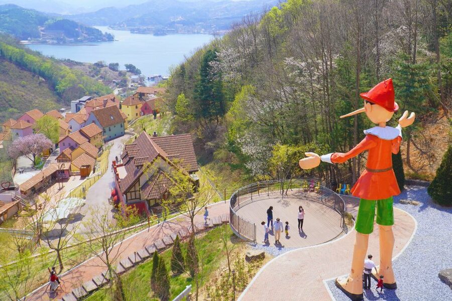 Seoul: Nami and Petite France Tour with Optional K-Garden - Guide language and group mix: when it matters most