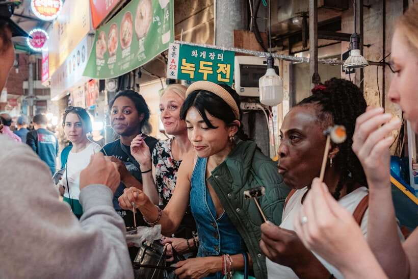 Seoul: Night Market Food Tour with Local Guide - Why Two Hours Feels Perfect at Gwangjang Market