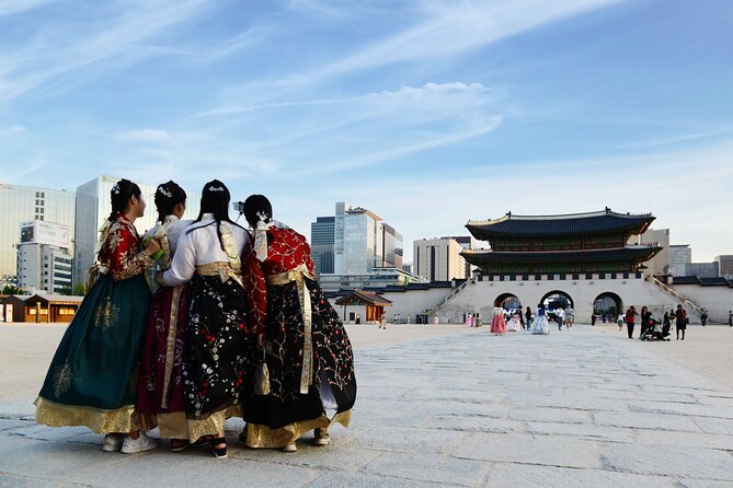 Seoul Night Tour with Han River Cruise and Gyeongbokgung Palace - Bukchon Hanok Village and Insadong: Two Ways to See Traditional Seoul