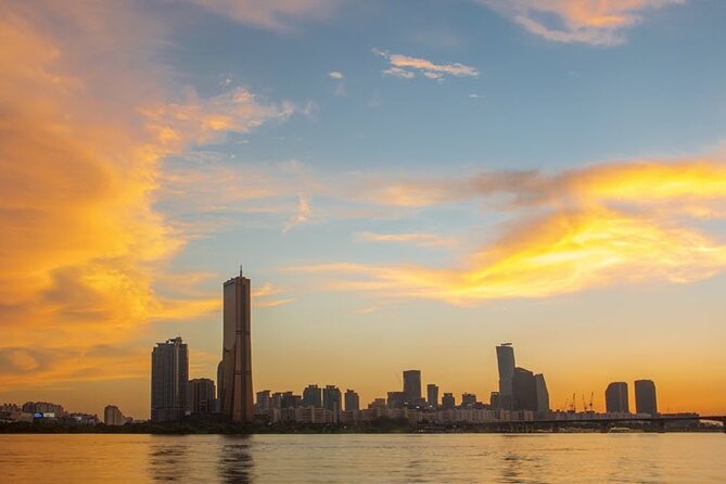 Seoul Night Tour with Han River Cruise and Gyeongbokgung Palace - Nodedul (Nodeul) Island: The 3-Hour Calm Break in the Middle of the Day