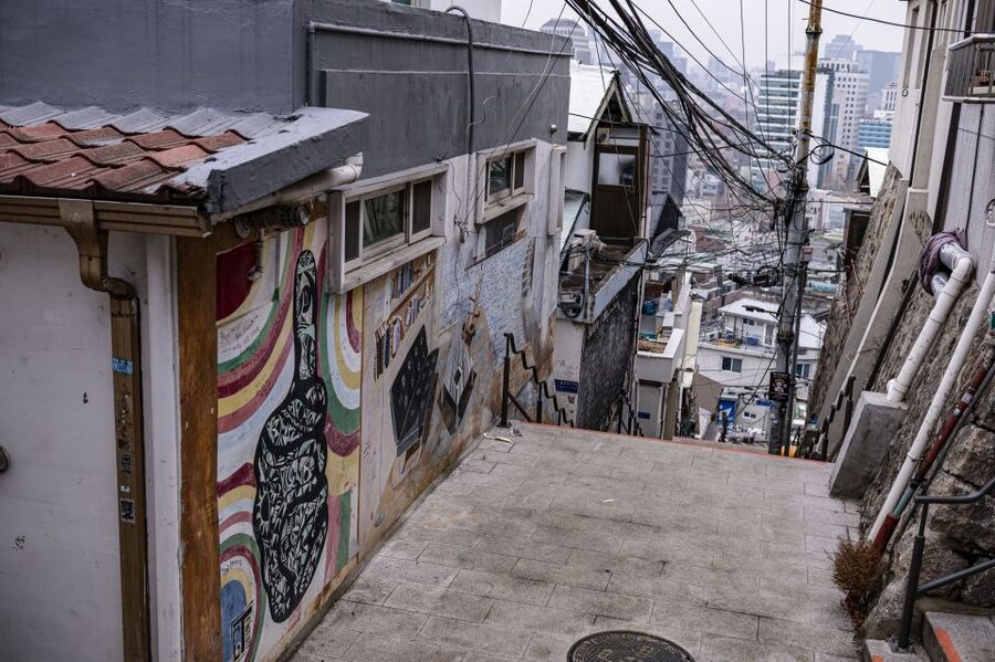 Seoul: Nighttime Hidden Gems Walking Tour - Meeting at Hyehwa Station Exit 2, Then Going Straight Into the Night