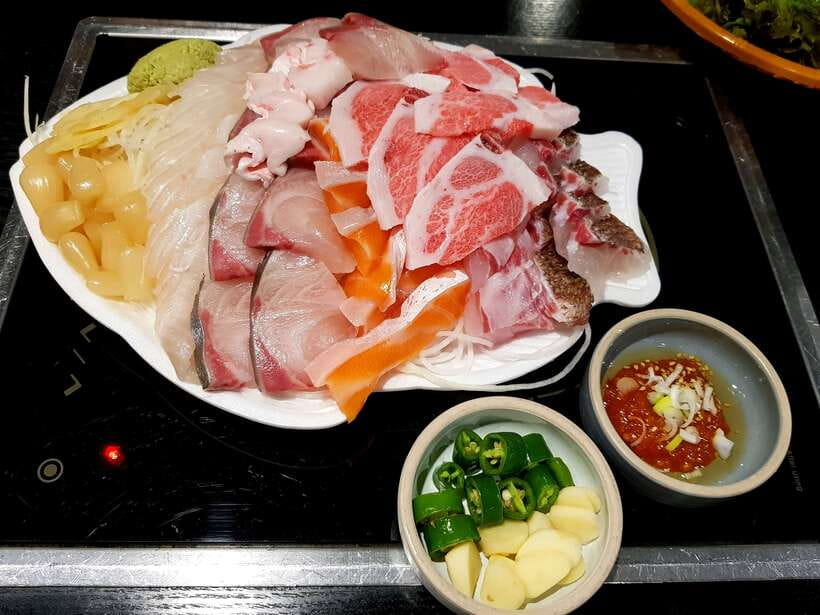 Seoul: Noryangjin Fish Market Dinner - Seafood you might not expect, and how to handle it