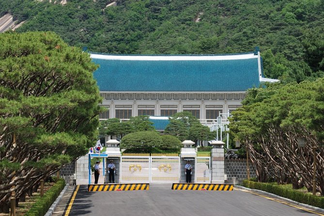 Seoul Palace Morning Tour - Blue House Pass-By: What you can see and why you should not plan a long stop