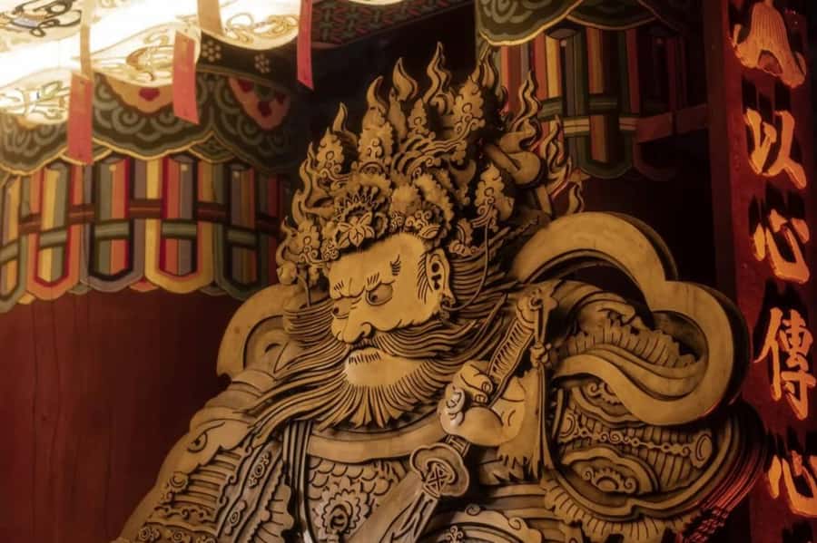 Seoul: Palace, Temple and Market Guided Foodie Tour at Night - Night Lights at Changgyeonggung Palace: a Joseon Palace After Dark