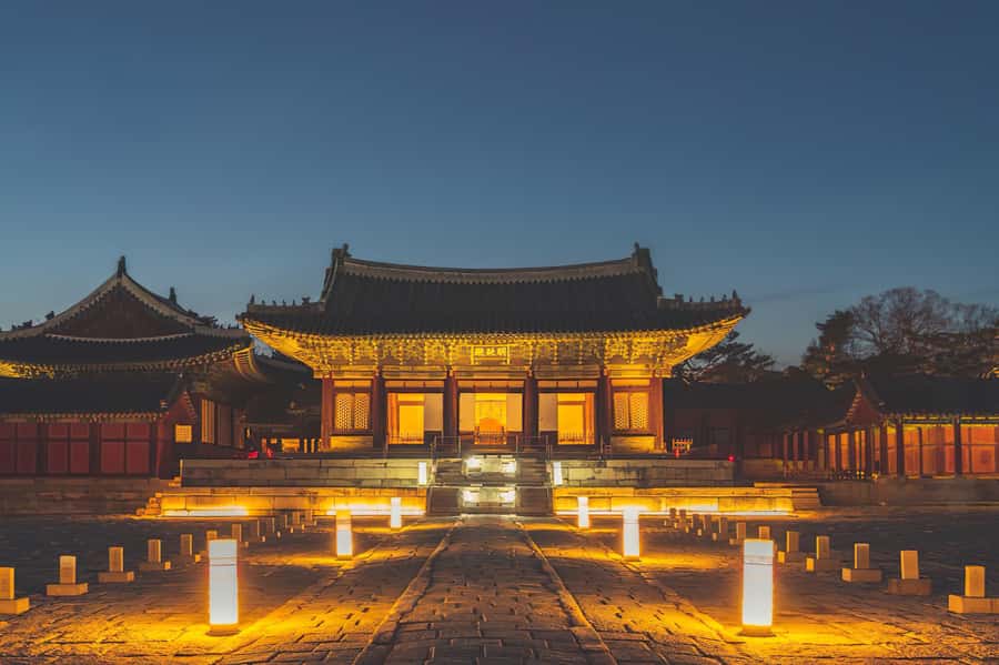 Seoul: Palace, Temple and Market Guided Foodie Tour at Night - Jogyesa Temple Lanterns: Calm Buddhist Grounds in the Middle of the Night