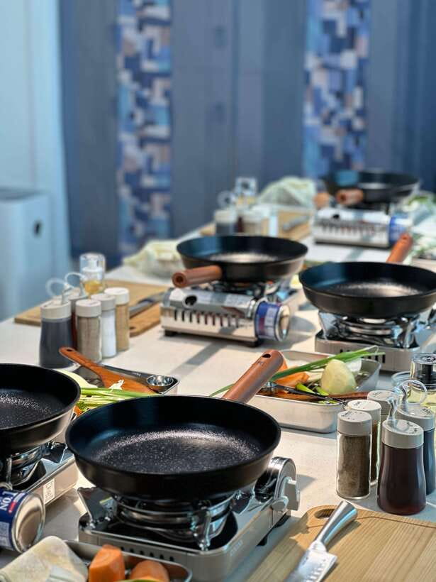 Seoul: Premium Korean Feast Cooking Class - Photo and Video Service Plus a Recipe Book: How You Take It Home