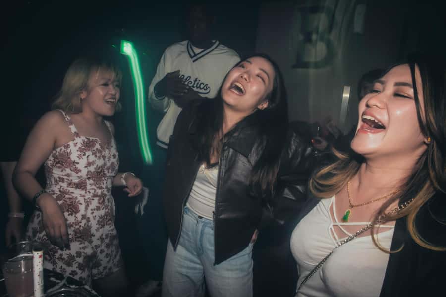 Seoul: Premium Pub Crawl with Limitless Drinks - Free entry and no cover charge: budget-friendly, but be ready to spend smart