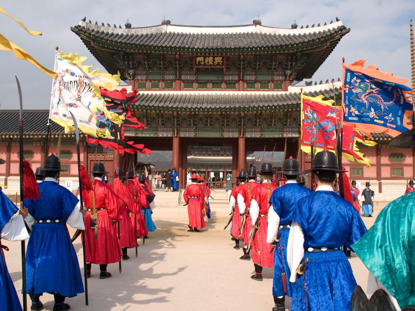 Seoul: Royal Palace Morning Tour including Cheongwadae - Why the Blue House and guard ceremony make a smart morning plan