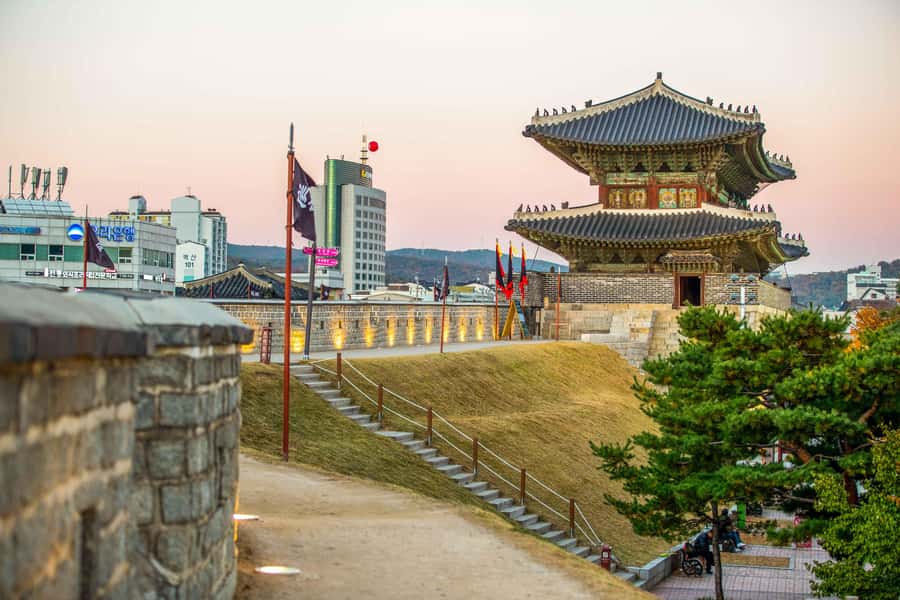 Seoul : Suwon Hwaseong Fortress+Starfield Library+Waujeongsa - Starfield Library: photos, modern culture, and a needed reset