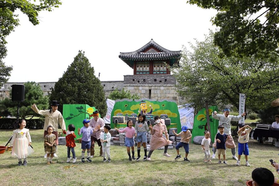 Seoul: The 62nd Suwon Hwaseong Cultural Festival Day Tour - Reserved fortress night performances: what to expect