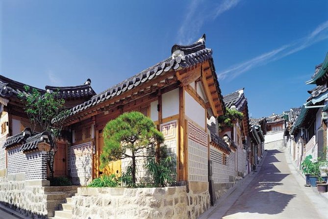 Seoul: UNESCO Heritage Palace, Shrine, and More Tour - Changdeokgung Palace Gardens, Plus Monday’s Palace Switch