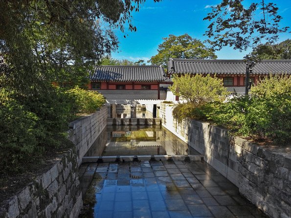 Seoul: UNESCO Heritage Palace, Shrine, and More Tour - Bukchon Hanok Village and the Sunday Swap Rules