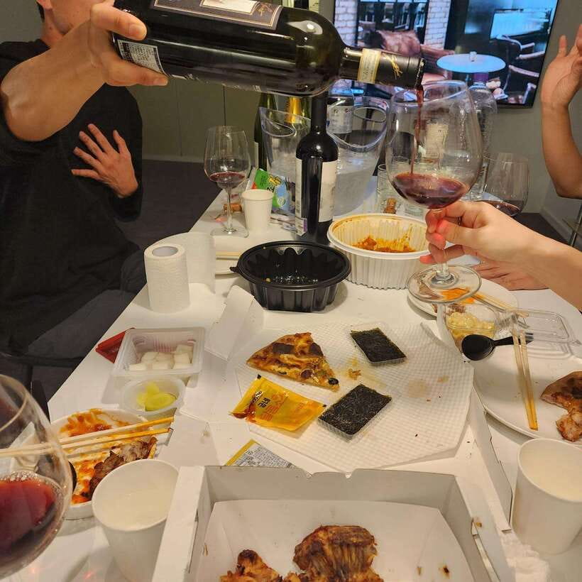 Seoul: Wine & Korean BBQ, Perfect Pairing Dinner in Sinchon - Korean BBQ paired with wine: how the guide builds the meal