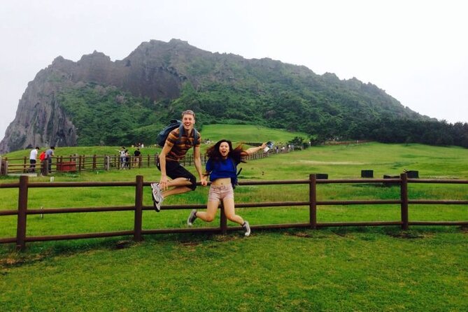 Small group Private Taxi Tour DAY experience in Jeju island - Seongsan Ilchulbong Peak: UNESCO scenery with a manageable time window