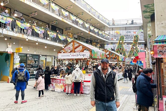 Small-Group Royal Palace and Seoul City Tour (hotel pick-up) - Gyeongbokgung Palace: the Joseon main palace story in one visit