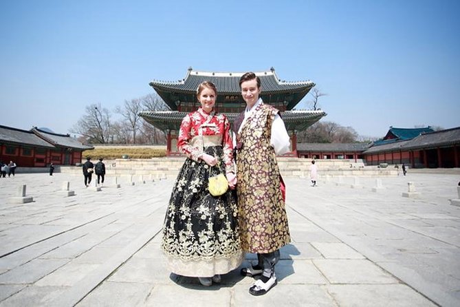Small Group Seoul Highlight Tour opt. Hanbok & Tea Ceremony - Jogyesa Temple: A Calm Reset in the Middle of Seoul