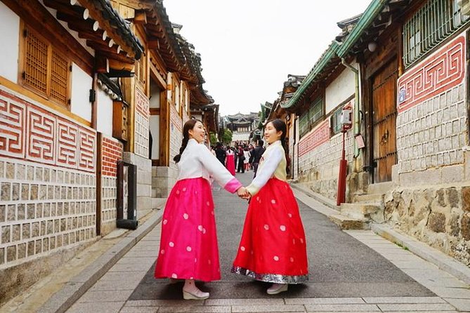 Small Group Seoul Highlight Tour opt. Hanbok & Tea Ceremony - Gyeongbokgung Palace and the Changing of the Guard at 10am and 2pm