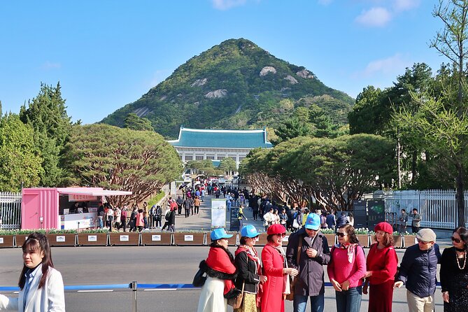 Small-Group Seoul Tour with Gyeongbokgung Palace (hotel pick-up) - National Folk Museum of Korea: the daily-life link that makes it stick
