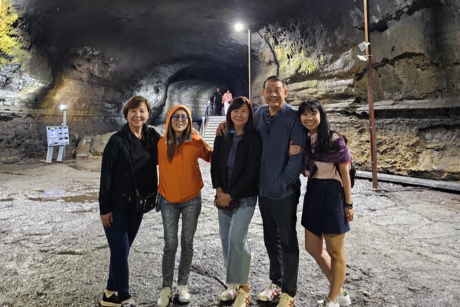 Small group tour FULL - PACKAGE Tour to All Areas in Jeju Island - Pickup, timing, and language: how the day actually runs