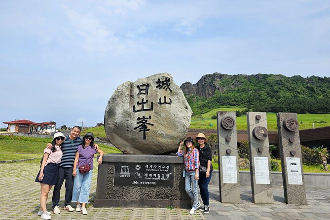 Small group tour FULL - PACKAGE Tour to All Areas in Jeju Island - Jeongbang Falls, Jusangjeolli Cliff, and Yongmeori Coast: the sea-meets-Jeju highlights trio