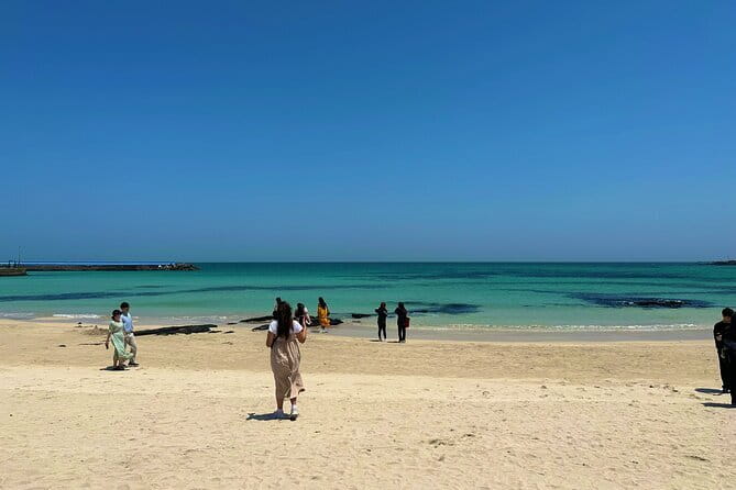 Small Group Tour in East Jeju Healing Island w/Woman Divers Show - Umutgae Coast and the Haenyeo Women Divers Show