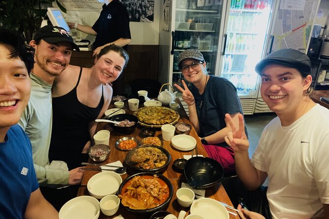 Sunset Walking Tour in Naksan Park with Dinner - Dinner time: how the food plan works and what to expect