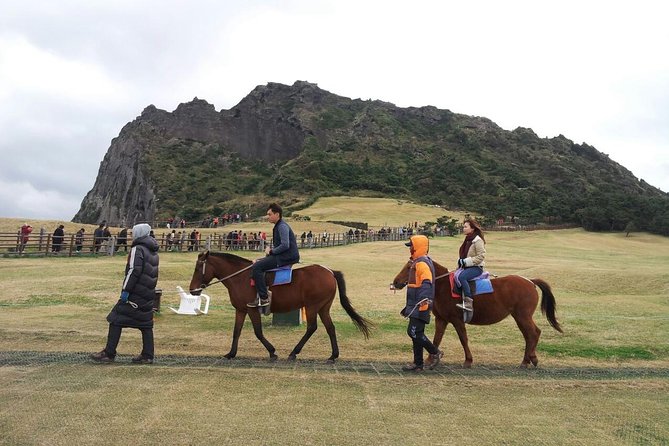 UNESCO Jeju Full Day Tour Package By Taxi - Gwangchigi Beach and the Olle Trail start points