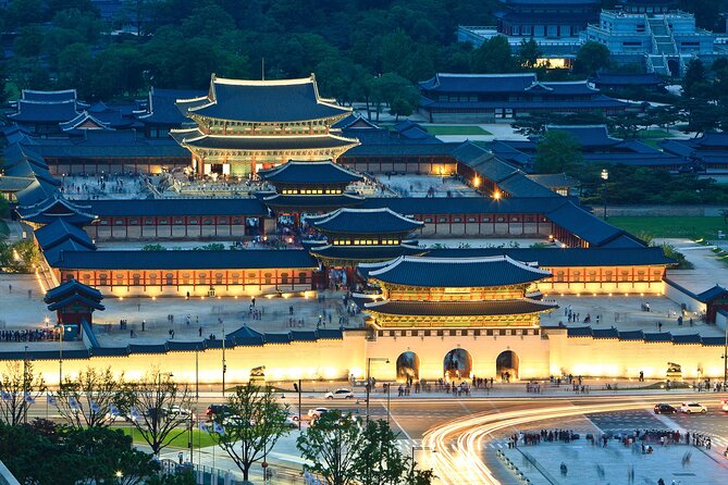 Walking Tour with Gyeongbokgung Palace, Bukchon, Insadong - Bukchon Hanok Village: where the lanes do the talking