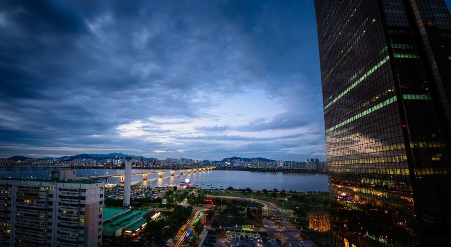 Welcome to Seoul: Private Tour with a Local - A few guide examples that show the range of styles