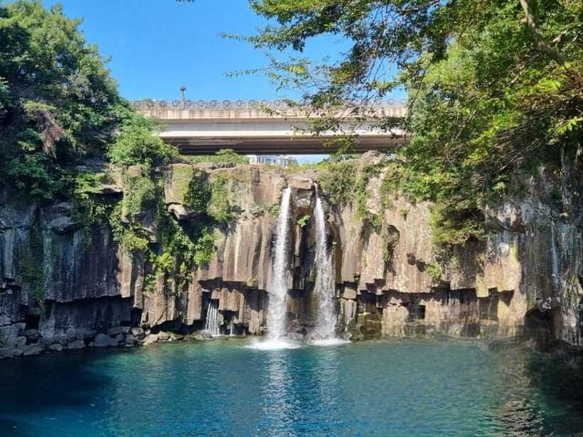 West & South Jeju: Hallasan Trail, Waterfall, Tea Field Tour - Practical Tips That Will Save You Hassle