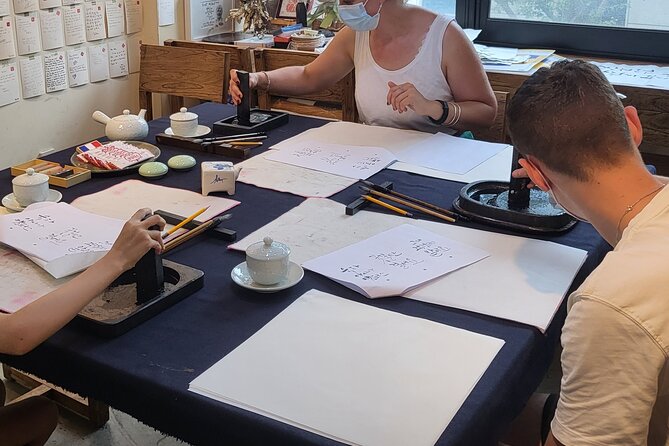 Write a Meaningful Korean Calligraphy Scroll in Insadong - Tea, pacing, and the small touches that make it feel like a treat