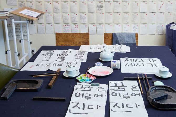 Write a Meaningful Korean Calligraphy Scroll in Insadong - The lesson plan that actually helps your Hangul look right