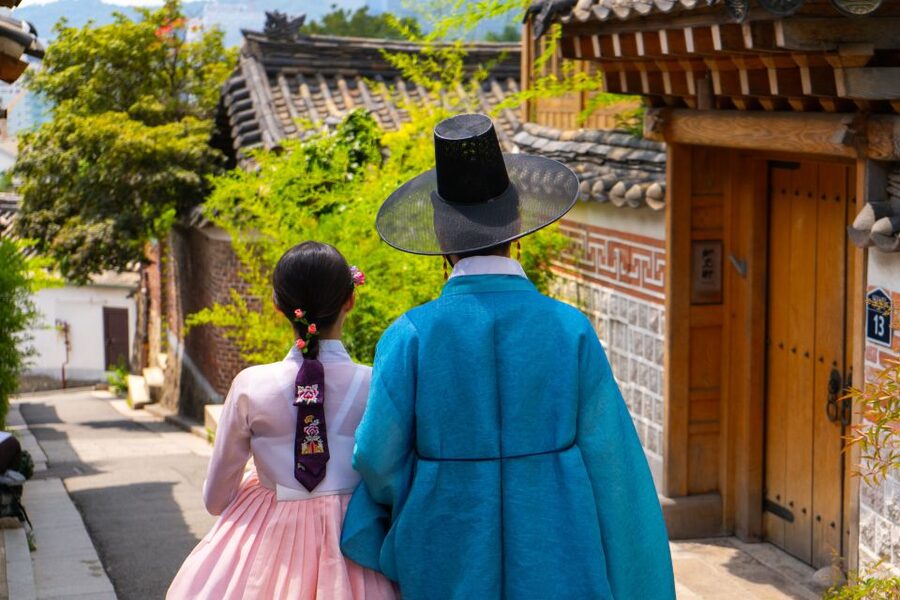 Your Personal Seoul Photographer! - Hanbok Option: A Classic Look, With One Big Practical Condition
