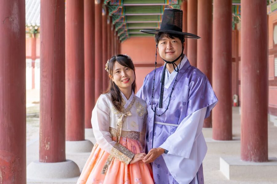 Your Personal Seoul Photographer! - Posing Coaching That Actually Helps: Stand, Frame, Look Confident